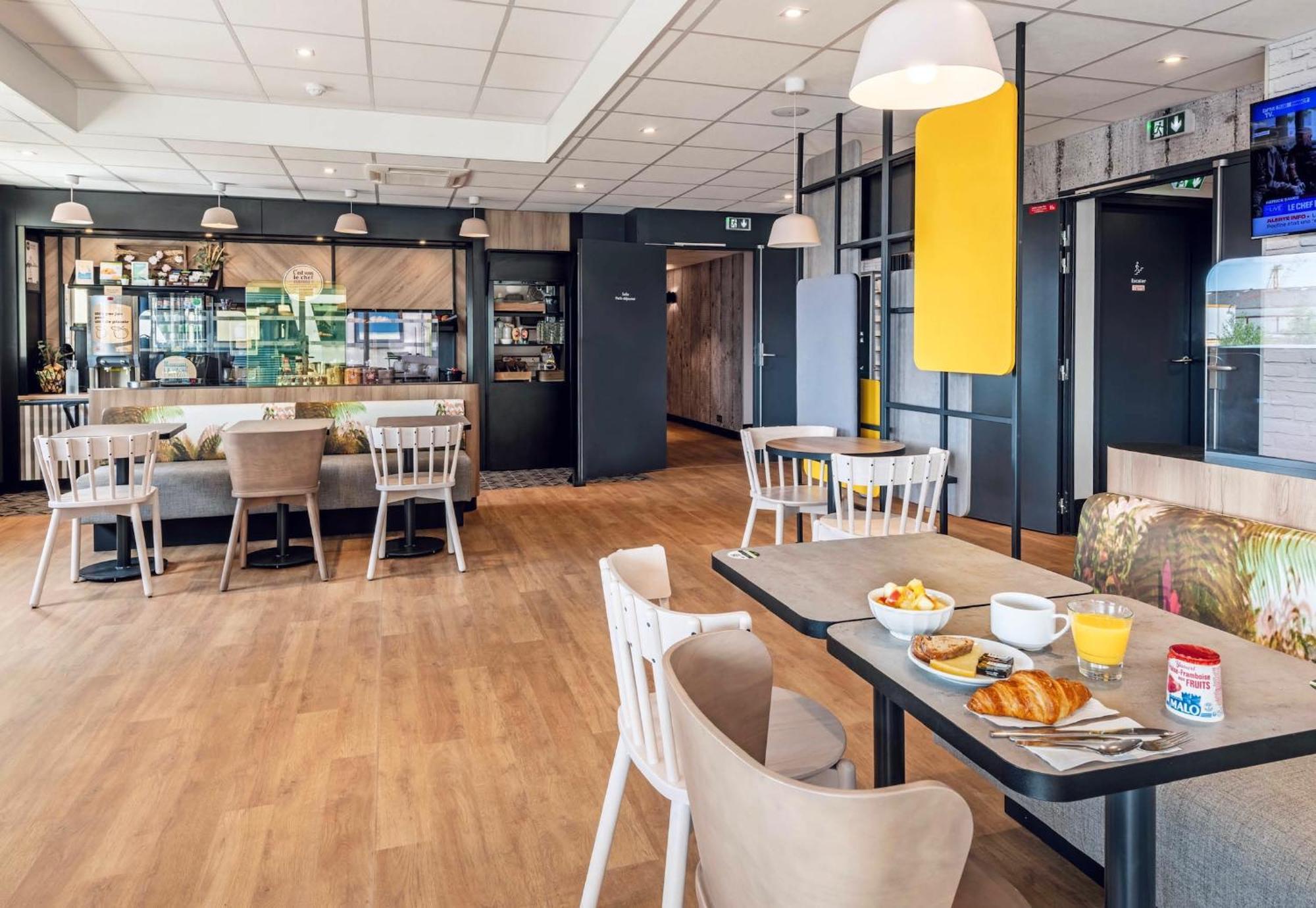 Centre Port De Commerce Hotel 3*